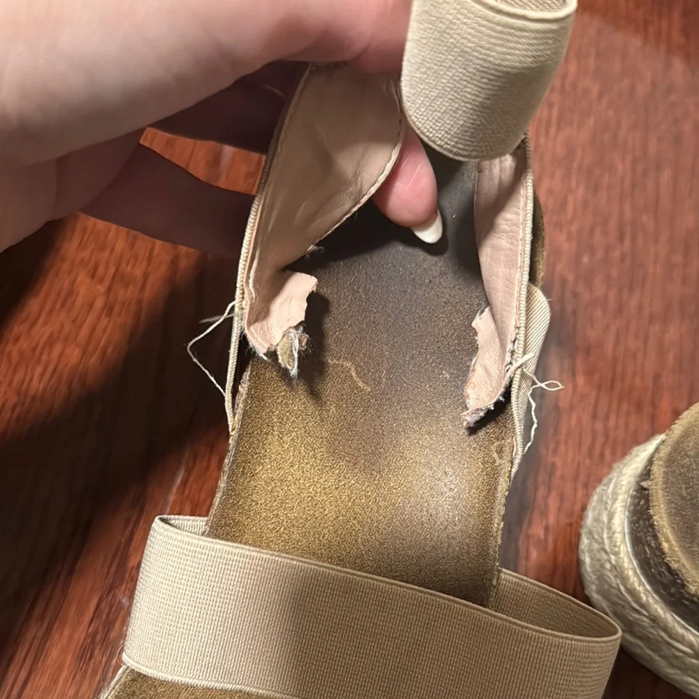 Steve Madden Tan Sandals Comfortable Platform Design - Picture 5 of 5